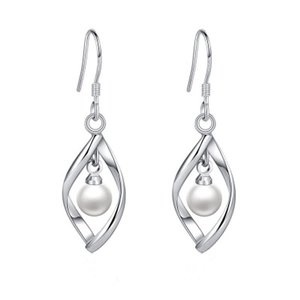 Detailed view of S925 sterling silver twist earrings with hanging white pearls