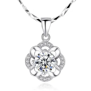 Élégant collier pendentif rose trèfle à quatre feuilles en argent 925 avec diamants brillants
