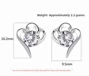 Dimensions détaillées des boucles d'oreilles cœur en argent 925 avec zircons brillants