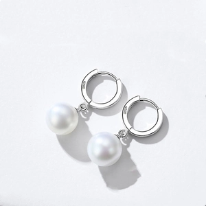 Elegant S925 sterling silver hoop earrings with white round shell pearl pendants
