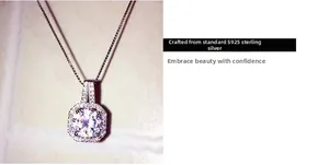 Détail du collier en argent sterling S925 avec pendentif carré en oxyde de zirconium