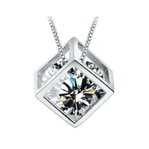 Élégant collier cube en argent sterling S925 avec une pierre de zircone scintillante