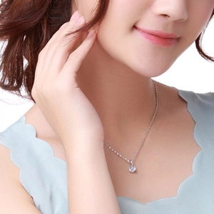Classic S925 sterling silver six-prong crown solitaire pendant necklace on model