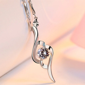 Elegant S925 sterling silver heart pendant necklace with a brilliant sparkling zircon stone