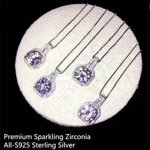 Set de colliers en argent sterling 925 avec pendentifs en zircone cubique carrée sur tapis
