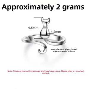 Specifiche dettagliate dell'anello gatto in argento con dimensioni e peso di 2g