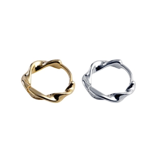 Minimalist S925 sterling silver Mobius hoop earrings in gold and silver finish