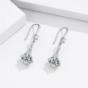 Boucles d'oreilles pendantes en argent S925 avec zircon rond et design croisé élégant