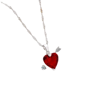 Elegante collana in argento sterling S925 con ciondolo a cuore rosso e freccia di Cupido