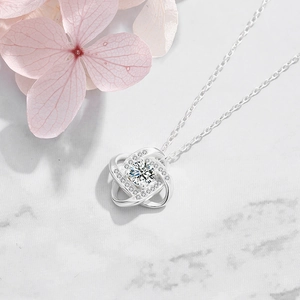 Elegant 925 sterling silver four-leaf clover heart pendant necklace with sparkling cubic zirconia
