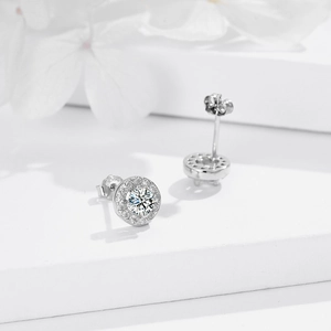 Sparkling S925 sterling silver halo stud earrings with clear zircon stones for women