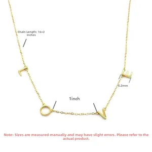 Détail du collier LOVE doré avec chaîne de 16 pouces et rallonge de 2 pouces