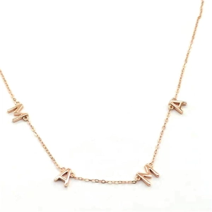 Collier avec pendentif lettres MAMA en or rose sur chaîne fine cadeau minimaliste