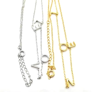 Détails du pendentif LOVE en argent sterling S925, finitions dorée et argentée