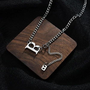 Collana hip hop in acciaio inossidabile argento con pendente lettera B e targhetta logo