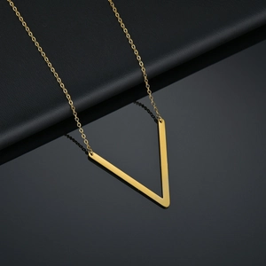 Collier minimaliste en or 18 carats avec pendentif en V et finition miroir polie