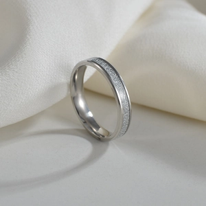 4mm titanium steel ring with sparkling ice silk foil inlay and polished silver edges