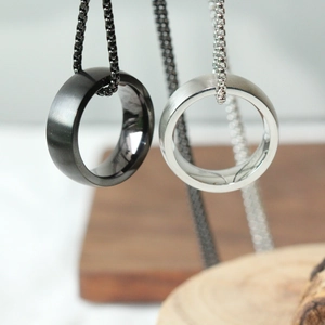 Collier Pendentif Anneau Uni en Acier Inoxydable Minimaliste pour Hommes Femmes Unisexe Chaîne Vénitienne Bijoux