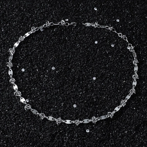 Collana hip hop argento con placche ovali geometriche e maglie a corda intrecciata