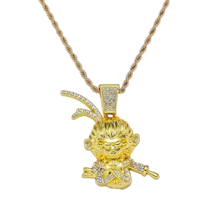 Collier Pendentif Roi Singe en Alliage Hip Hop Avec Chaîne Torsadée Strass Incrustés Animal de Dessin Animé Tête de Singe Bijoux pour Hommes Femmes Cadeau