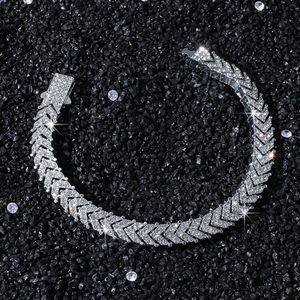 Men hip hop V-shape fish tail iced out link bracelet with silver plating and zircon