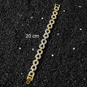 Vue détaillée du bracelet infini doré avec cristaux et marquage de longueur de 20 cm