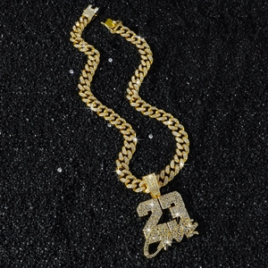 Collier Pendentif Numéro 23 Hip Hop Iced Out Alliage de Zinc Strass Chaîne Mailles Cubaines Homme Style Occidental Bijoux Cadeau