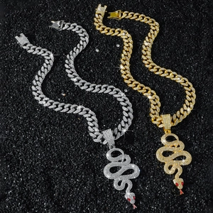 Collier hip hop avec pendentif serpent serti de cristaux et chaînes cubaines