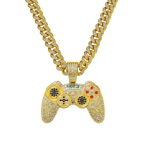 Collier Pendentif Manette de Jeu Hip Hop Iced Out en Alliage de Zinc Strass Maille Gourmette pour Hommes Bijoux Streetwear Cadeau