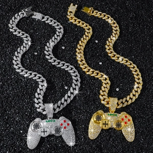 Pendentif manette de jeu hip hop glacé avec chaîne cubaine en finition or et argent