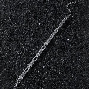 Bracelet unisexe vintage en acier titane avec maille industrielle et fermoir mousqueton