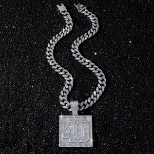 Collier chaîne cubaine hip hop pour hommes avec pendentif carré numéro 40 argenté