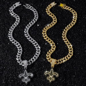 Iced-out Panzerketten in Gold und Silber mit Fleur-de-Lis Anhängern für Herren