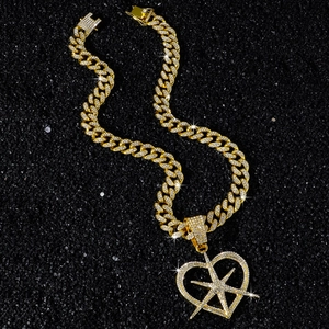 Collier à Mailles Cubaines Givré pour Hommes Hip Hop Alliage de Zinc Strass Pendentif Cœur Étoile Creux Bijoux Cadeau
