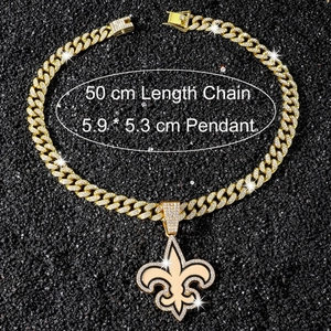 Catena cubana dorata con ciondolo a giglio in stile New Orleans Saints ghiacciato