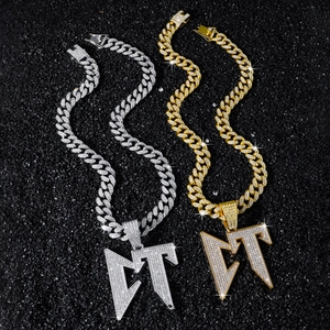 Colliers gourmette en or et argent avec pendentif lettre CT au style hip hop luxe