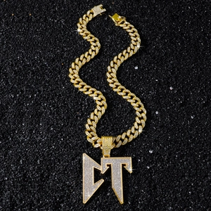 Chaîne cubaine hip-hop dorée avec pendentif lettre DT serti de zircons étincelants