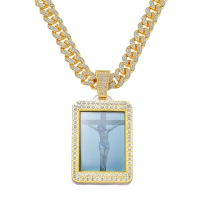 Collier Pendentif Croix de Jésus en Alliage de Zinc avec Strass pour Hommes Hiphop avec Chaîne Cubaine Or Argent Bijoux Religieux