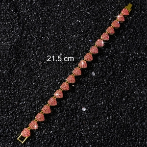 Detailed view showing the 21.5 cm length of the pink heart-shaped crystal bracelet