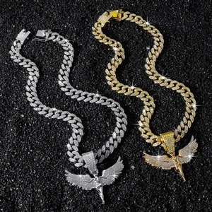 Collier pendentif ailes d'ange hip hop avec chaîne cubaine en finition or et argent
