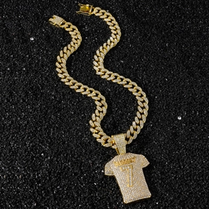 Collier Hip Hop Homme Avec Pendentif Maillot Numéro 7 Iced Out Baddest Alliage de Zinc Strass Entièrement Incrusté Bijoux de Rue