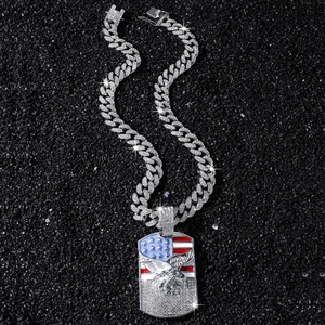 Collana hip hop con ciondolo aquila e bandiera americana ricoperta di pietre lucide