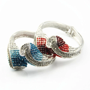 Bracelet Jonc Luxueux en Alliage avec Strass Dégradés pour Femmes Bracelet Ouvert à Vague Vintage Bijoux de Mode Fête