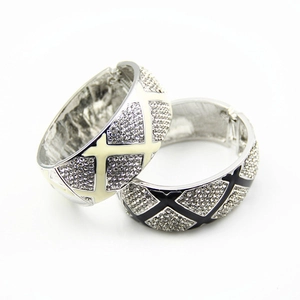 Bracelet Jonc Exagéré en Alliage avec Strass et Émail pour Femmes Bracelet Large à Charnière Vintage de Luxe Bijoux Élégants