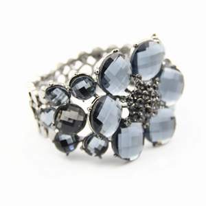 Retro Alloy Flower Wide Cuff Bracelet For Women Inlaid Grey Rhinestone Bohemian Fashion Bangle Jewelry Accessory Gift