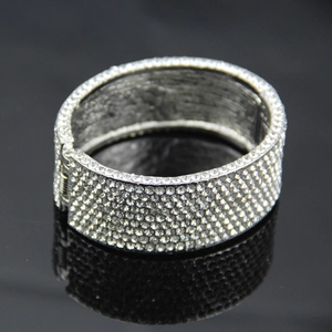 Bracelet Jonc Large en Alliage de Luxe Vintage avec Strass Complet pour Femmes Hip Hop Argenté Manchette à Charnière Bijoux de Mode Cadeau