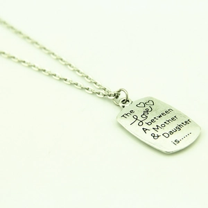 Collana con Pendente Rettangolare Inciso Madre e Figlia in Lega d'Argento Antico Design a Cuore Gioielli Regalo Festa della Mamma