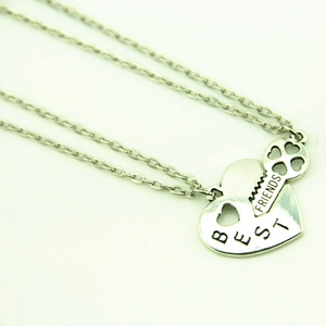 Collier clé cœur Best Friends argenté avec trèfle et pendentif gravé élégant