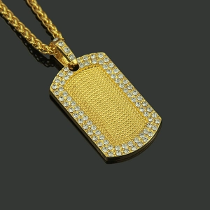 Collana hip hop dorata con ciondolo a piastrina militare ghiacciata e catena a spiga