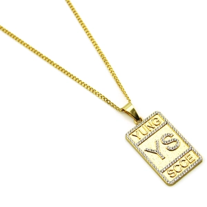 Goldene Hip Hop Kette mit Militär-Anhänger und YUNG YS SCCE Kristall-Buchstaben